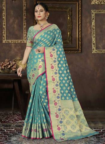 Grab These Fine Colored Saree PairWith Blouse.These Saree And Blouse Are Fabricated On Banarasi Silk.Its Beautified With Heavy Jari Wevon Designer Work.