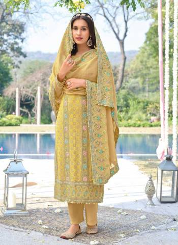 For A Designer Look,Grab These Suit in All Over Fine Colored Pair With Bottom And Dupatta.These Top And Dupatta Are Fabricated On Georgette Pair With Santoon Bottom.its Beautified With Heavy Designer Embroidery Work.