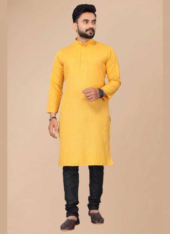 For A Festive Wear,Grab These Kurta in Fine Colored.These Kurta is Fabricated On Cotton.Its Beautified With Solid Work.Buy Now