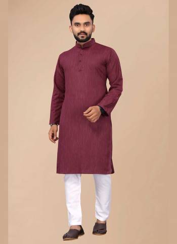 For A Festive Wear,Grab These Kurta in Fine Colored.These Kurta is Fabricated On Cotton.Its Beautified With Solid Work.Buy Now