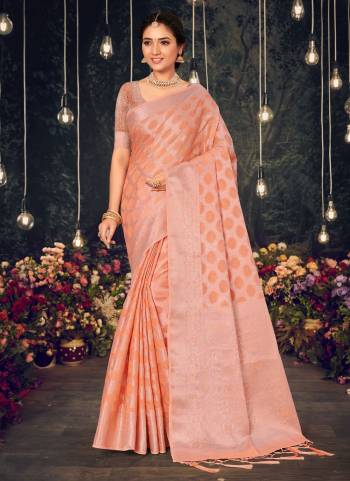 For A Different Look,Grab These Saree in Fine Colored Pair With Blouse.These Saree And Blouse Are Fabricated On Silk.Its Beautified With Heavy Wevon Designer Work.