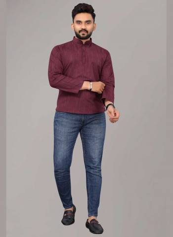 For A Festive Wear,Grab These Kurta in Fine Colored.These Kurta is Fabricated On Cotton.Its Beautified With Solid Work.Buy Now