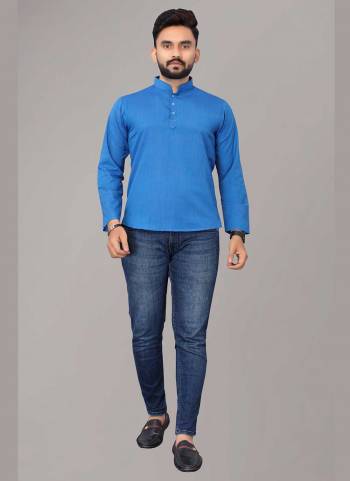 For A Festive Wear,Grab These Kurta in Fine Colored.These Kurta is Fabricated On Cotton.Its Beautified With Solid Work.Buy Now