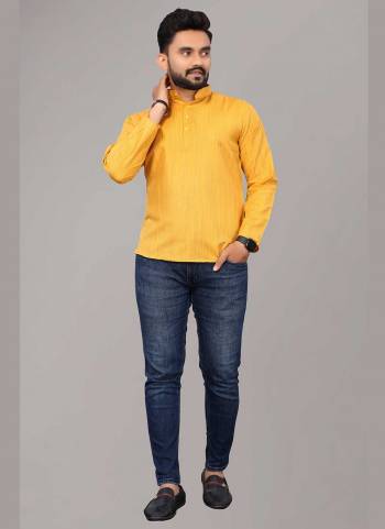 For A Festive Wear,Grab These Kurta in Fine Colored.These Kurta is Fabricated On Cotton.Its Beautified With Solid Work.Buy Now