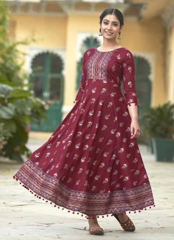 For A Festive Wear,Grab These Readymade Long Kurti Come With Fine Colored.These Kurti is Fabricted On Rayon.Its Beautified With Designer Foil Printed Work.