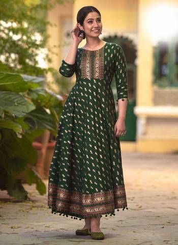 For A Festive Wear,Grab These Readymade Long Kurti Come With Fine Colored.These Kurti is Fabricted On Rayon.Its Beautified With Designer Foil Printed Work.