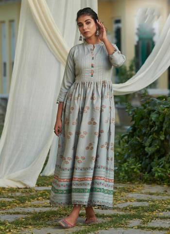 For A Festive Wear,Grab These Readymade Long Kurti Come With Fine Colored.These Kurti is Fabricted On Rayon.Its Beautified With Designer Foil Printed Work.