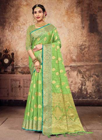 Grab These Saree in Beautiful Colored Pair With Blouse.These Saree And Blouse Are Fabricated On Silk.Its Beautified With Heavy Jari Wevon Designer Work.