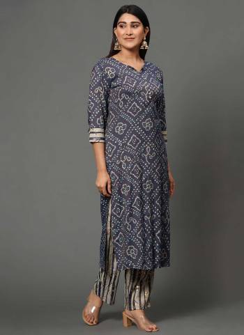 For A Festive Wear,Grab These Readymade Pair in Fine Colored.These Kurti And Bottom Are Fabricated On Rayon.Its Beautified With Designer Printed Work.