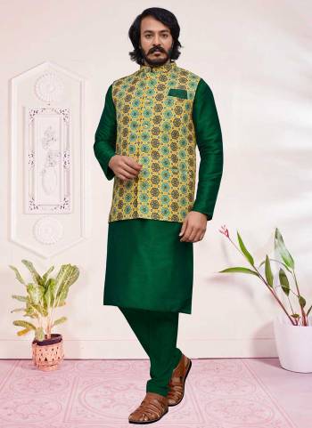 For A Festive Wear,Grab These Readymade Pair in Fine Colored.These Kurta And Jacket Are Fabricated On Art Silk Pair With Jute Silk Bottom.Its Beautified With Designer Printed Work.