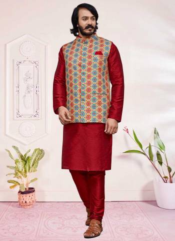 For A Festive Wear,Grab These Readymade Pair in Fine Colored.These Kurta And Jacket Are Fabricated On Art Silk Pair With Jute Silk Bottom.Its Beautified With Designer Printed Work.