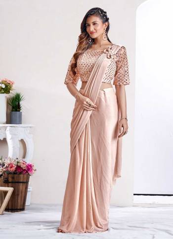 For A Beautiful Look,Grab These Saree in Fine Colored Pair With Blouse.These Saree is Fabricated On Imported Metallic pair With Net Blouse.Its Beautified With Sequance Embroidery Work.