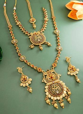 Grab These Beautiful Necklace in Golden Colored Come With Copper Material And Temple Work.Buy Now.