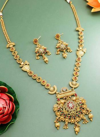 Grab These Beautiful Necklace in Golden Colored Come With Copper Material And Temple Work.Buy Now.