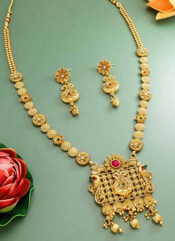 Grab These Beautiful Necklace in Golden Colored Come With Copper Material And Temple Work.Buy Now.