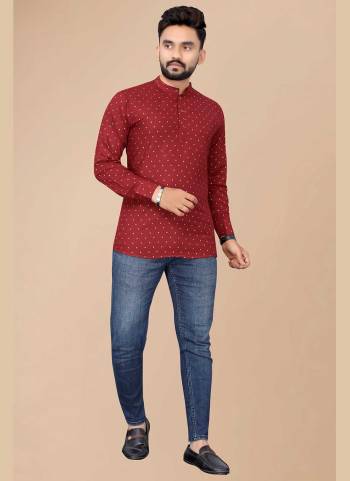 For A Festive Wear,Grab These Readymade Mens Wear Kurta in Fine Colored.Its Fabricated On Viscose Come With Foil Printed Work.