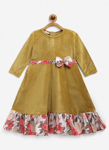 Grab These Readymade Kids Wear Kurti in Beautiful Colored.Its Fabricated On Velvet Come With Solid Work.