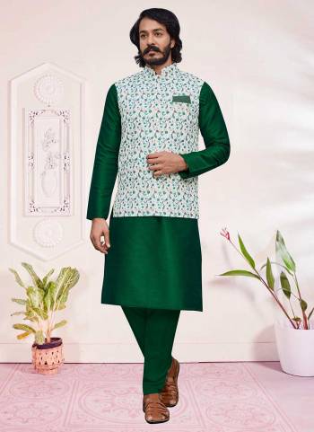 For A Festive Wear,Grab These Readymade Mens Wear Pair Come With Fine Colored.These Kurta And Bottom Are Fabricated On Art Silk Pair With Jute Silk Jacket.Its Beautified With Designer Printed Work.