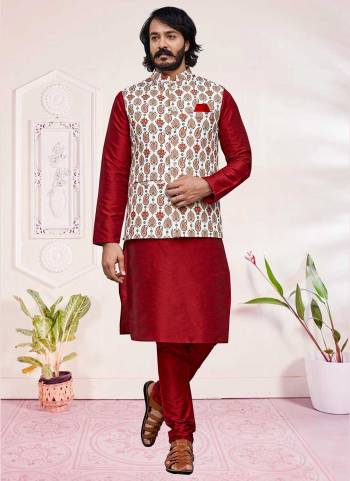 For A Festive Wear,Grab These Readymade Mens Wear Pair Come With Fine Colored.These Kurta And Bottom Are Fabricated On Art Silk Pair With Jute Silk Jacket.Its Beautified With Designer Printed Work.