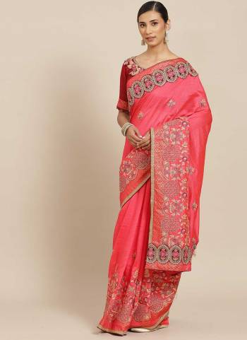 Grab These Different Looking Saree in All Over Fine Colored PairWith Blouse.These Saree is Fabricated On Vichitra Silk Pair With Art Silk Blouse.Its Beautified With  Designer Multy Thread Embroidery  Work.