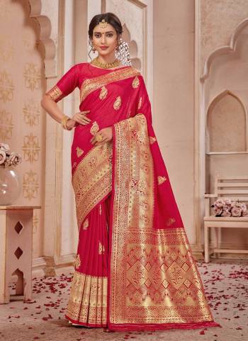 For A Festive Wear,Grab These Saree In Fine Colored.These Saree And Blouse Are Fabricated On Banarasi Silk.Its Beautified With Heavy Weaving  Designer Work.