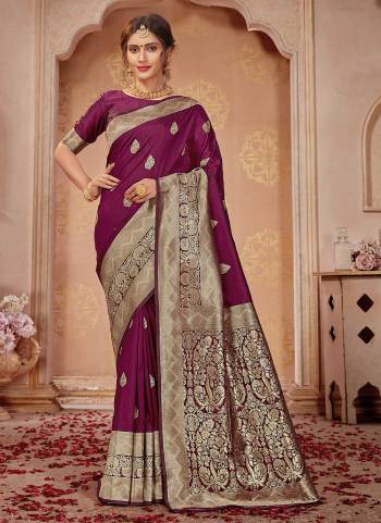 For A Festive Wear,Grab These Saree In Fine Colored.These Saree And Blouse Are Fabricated On Banarasi Silk.Its Beautified With Heavy Weaving  Designer Work.