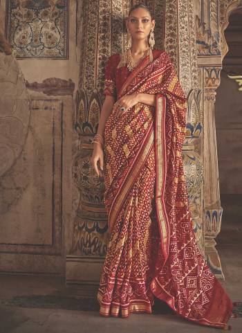 Grab These Saree in All Over Beautiful Colored.These Saree And Blouse Are Fabricated On Patola Silk.Its Beautified With  Woven Jari Designer,Patola Printed And Diamond Work.