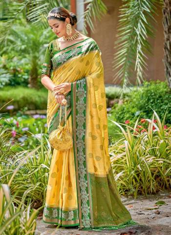 For A Different Look,Grab These Saree in All Over Fine Colored Pair With Blouse.These Saree And Blouse Are Fabricated On Silk.Its Beautified With Heavy Silver Jari Wevon Designer Work.