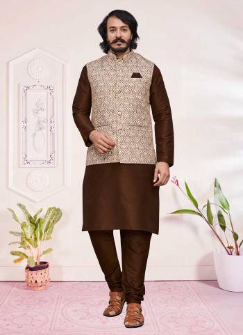 For A Festive Wear,Grab These Readymade Pair in Fine Colored.These Kurta And Bottom Are Fabricated on Art Silk Pair With Jute Silk Jacket.Its Beautified With Designer Printed Work.