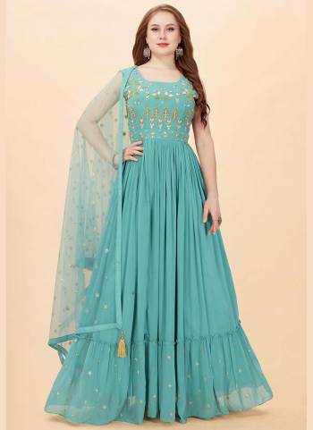 For A Designer Look,Grab These Readymade Gown in Fine Colored Pair With Fany Dupatta.These Gown is Fabricated On Georgette Pair With Net Dupatta.its Beautified With Designer Heavy Hand Embroidery Work.