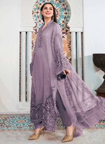 For A Beautiful Look,Grab These Salwar Suit in All Over Fine Colored Pair With Bottom And Dupatta.These Top Are Faux Georgette And Dupatta Are Fabricated On Net Pair With Santoon Bottom.Its Beautified With Heavy Sequance Embroidery,Stone Work.