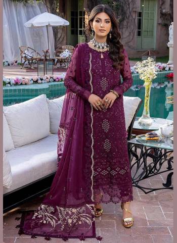 For A Beautiful Look,Grab These Salwar Suit in All Over Fine Colored Pair With Bottom And Dupatta.These Top Are Faux Georgette And Dupatta Are Fabricated On Net Pair With Santoon Bottom.Its Beautified With Heavy Sequance Embroidery,Stone Work.