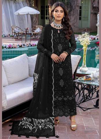 For A Beautiful Look,Grab These Salwar Suit in All Over Fine Colored Pair With Bottom And Dupatta.These Top Are Faux Georgette And Dupatta Are Fabricated On Net Pair With Santoon Bottom.Its Beautified With Heavy Sequance Embroidery,Stone Work.