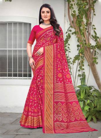 For A Festive Wear,Grab These Fine Colored Saree Pair With Blouse.These Saree And Blouse Are Fabricated On Cotton.Its Beautified With Designer Printed Work.