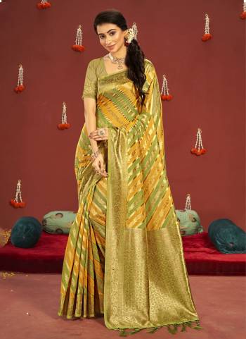 For A Festive Wear,Grab These Fine Colored Saree Pair With Blouse.These Saree And Blouse Are Fabricated On Cotton.Its Beautified With Heavy Jari Wevon Designer Work.