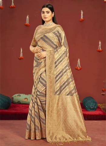 For A Festive Wear,Grab These Fine Colored Saree Pair With Blouse.These Saree And Blouse Are Fabricated On Cotton.Its Beautified With Heavy Jari Wevon Designer Work.