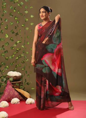 Grab These Saree in Fine Colored Pair With Blouse.These Saree And Blouse Are Fabricated On Georgette.Its Beautified With Designer Fancy Digital Printed Work.