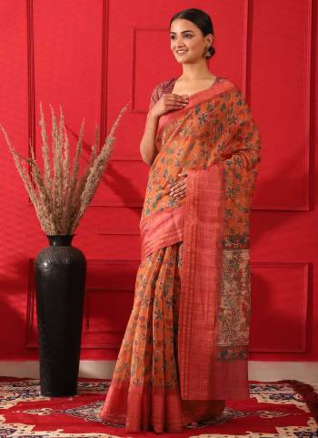 For A Festive Wear,Grab These Fine Colored Saree Pair With Blouse.These Saree And Blouse Are Fabricated On Cotton.Its Beautified With Designer Printed Work.