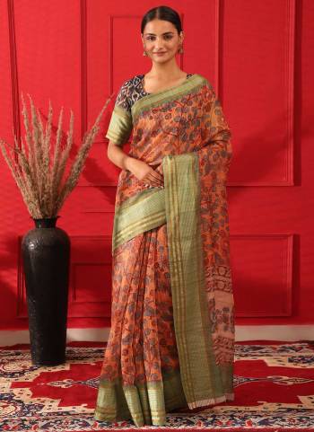 For A Festive Wear,Grab These Fine Colored Saree Pair With Blouse.These Saree And Blouse Are Fabricated On Cotton.Its Beautified With Designer Printed Work.