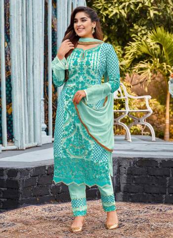 For A Designer Look,Grab These Suit in All Over Fine Colored Pair With Bottom And Dupatta.These Top is Fabricated On Faux Georgette Pair With Santoon Bottom And Nazneen Dupatta.Its Beautified With Designer Heavy Thread Embroidery Work.