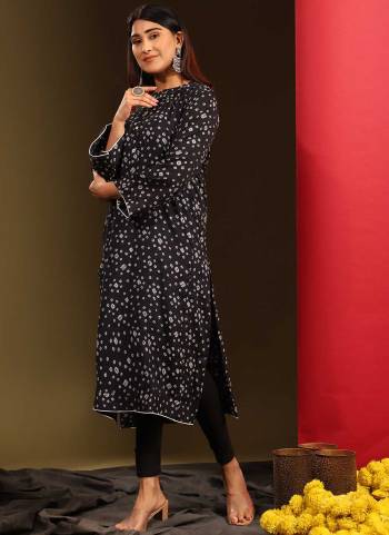 Grab These Fine Colored Kurti.These Kurti is Fabricated On Rayon.Its Beautified With Designer Printed Work.