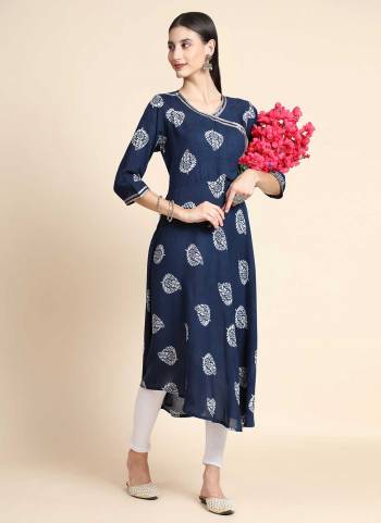 Grab These Fine Colored Kurti.These Kurti is Fabricated On Rayon.Its Beautified With Designer Printed Work.