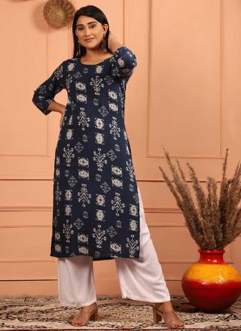 Grab These Fine Colored Kurti.These Kurti is Fabricated On Rayon.Its Beautified With Designer Printed Work.