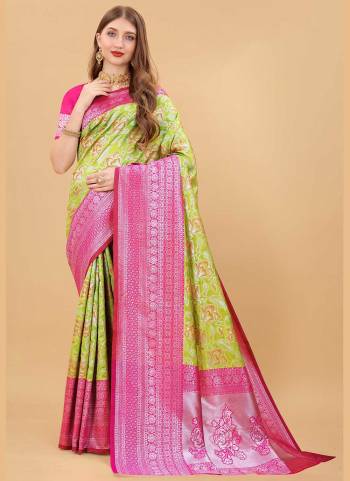 For A Festive Wear,Grab These Saree in Fine Color Pair With Blouse.These Saree And Blouse Are Fabricated On Banarasi Silk.Its Beautified With Heavy Jari Wevon Jacquard Designer Work.