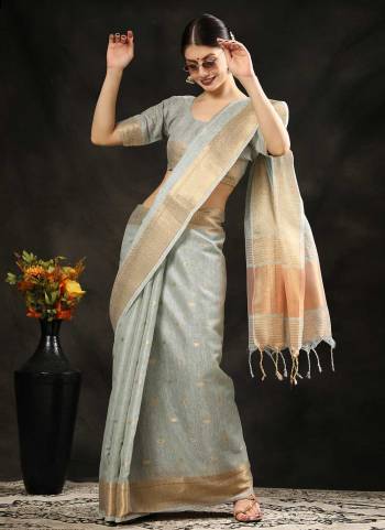 For A Beautiful Look,Grab These Saree in All Over Fine Colored Pair With Blouse.These Saree And Blouse Are Fabricated On Maheshwari Silk.Its Beautified With Weaving Jari Pallu Brder Butti Designer Work.