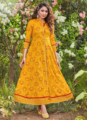 For A Festive Wear,Grab These Readymade Kurti in Fine Colored.These Kurti is Fabricated On Rayon.Its Beautified With Designer Printed Work.