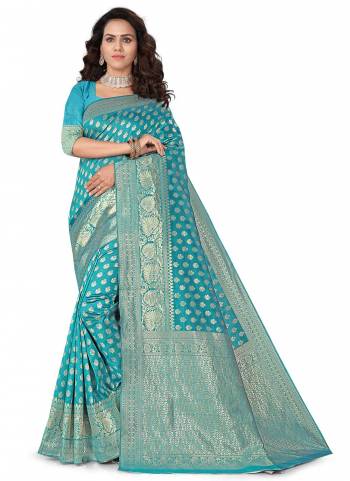 For A Casual Wear,Grab These Saree in Fine Colored Pair With Matching Colored Blouse.These Saree And Blouse Are Fabricated On Silk.Its Beautified With Wevon Designer Work.