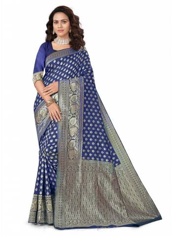 For A Casual Wear,Grab These Saree in Fine Colored Pair With Matching Colored Blouse.These Saree And Blouse Are Fabricated On Silk.Its Beautified With Wevon Designer Work.