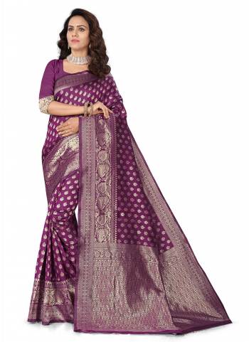 For A Casual Wear,Grab These Saree in Fine Colored Pair With Matching Colored Blouse.These Saree And Blouse Are Fabricated On Silk.Its Beautified With Wevon Designer Work.