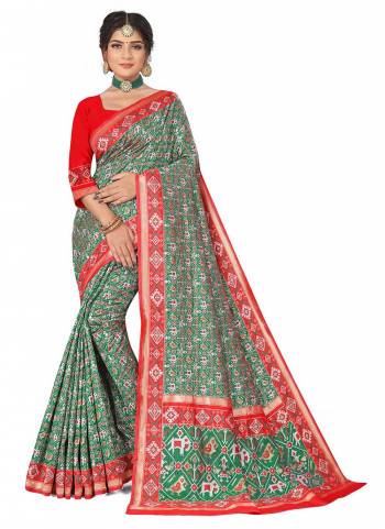 Looking Beautiful in These Very Beautiful Colored Saree.These Saree And Blouse Are Fabricated On Banarasi Silk.Its Beautified With Wevon Heavy Designer Work.